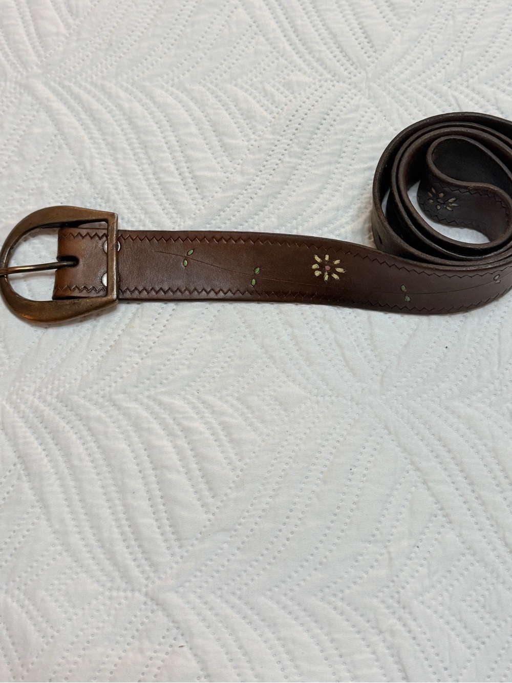 Vintage 1970 Women’sBrown Leather  Embossed Floral Vine Belt. Size 34